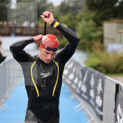 25.08.2024 - Elbe Triathlon Hamburg H.Heesch http://msf.ph/oto/6832046 25.08.2024 08:30:21 Schwimmen 37, 82 meine-sportfotos.de