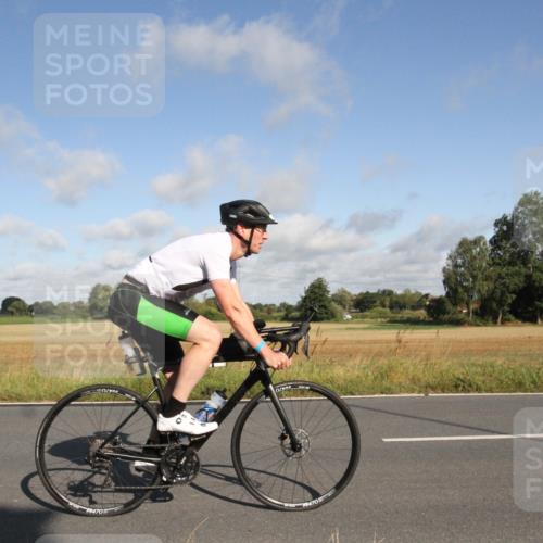 25.08.2024 - Elbe Triathlon Hamburg Fuchs,  Jonas http://msf.ph/oto/6832066 25.08.2024 09:38:56 Radfahren 465, 426, 160, 328, 354, 419 meine-sportfotos.de