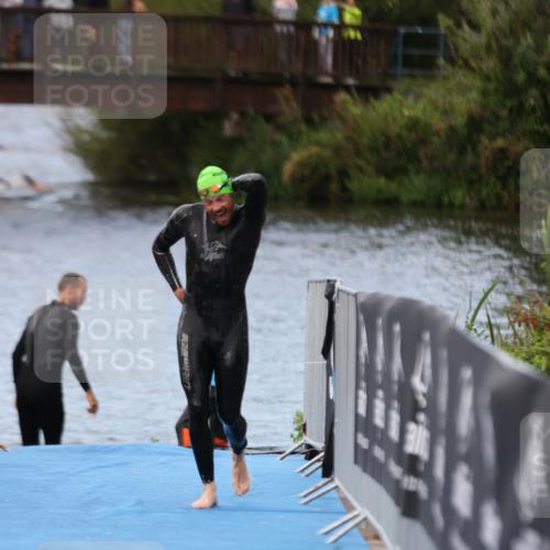 25.08.2024 - Elbe Triathlon Hamburg H.Heesch http://msf.ph/oto/6832071 25.08.2024 08:30:48 Schwimmen 106 meine-sportfotos.de