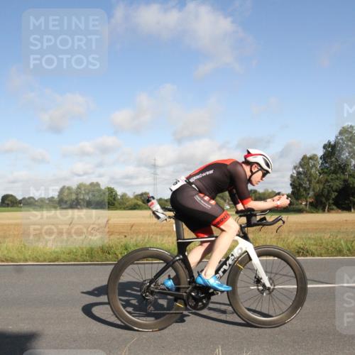 25.08.2024 - Elbe Triathlon Hamburg Fuchs,  Jonas http://msf.ph/oto/6832077 25.08.2024 09:39:04 Radfahren 419, 186, 142, 506 meine-sportfotos.de