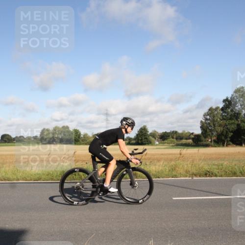 25.08.2024 - Elbe Triathlon Hamburg Fuchs,  Jonas http://msf.ph/oto/6832085 25.08.2024 09:39:10 Radfahren 186, 142, 506, 226, 278, 300 meine-sportfotos.de