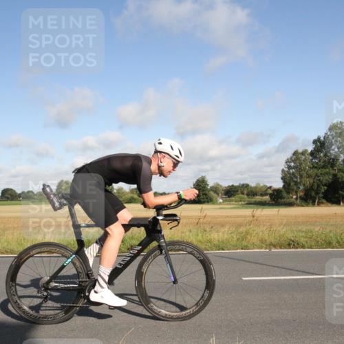 25.08.2024 - Elbe Triathlon Hamburg Fuchs,  Jonas http://msf.ph/oto/6832090 25.08.2024 09:39:11 Radfahren 186, 142, 506, 226, 278, 300, 553 meine-sportfotos.de