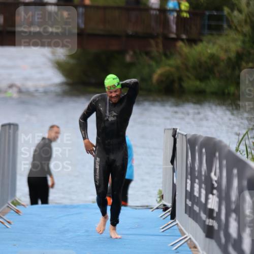 25.08.2024 - Elbe Triathlon Hamburg H.Heesch http://msf.ph/oto/6832092 25.08.2024 08:30:48 Schwimmen 106 meine-sportfotos.de