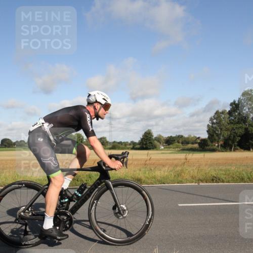 25.08.2024 - Elbe Triathlon Hamburg Fuchs,  Jonas http://msf.ph/oto/6832093 25.08.2024 09:39:11 Radfahren 186, 142, 506, 226, 278, 300, 553 meine-sportfotos.de