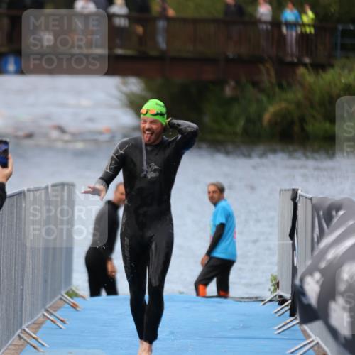 25.08.2024 - Elbe Triathlon Hamburg H.Heesch http://msf.ph/oto/6832096 25.08.2024 08:30:49 Schwimmen 106 meine-sportfotos.de