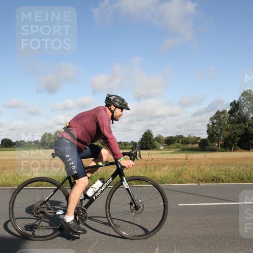25.08.2024 - Elbe Triathlon Hamburg Fuchs,  Jonas http://msf.ph/oto/6832099 25.08.2024 09:39:15 Radfahren 506, 226, 278, 300, 553, 153, 534 meine-sportfotos.de