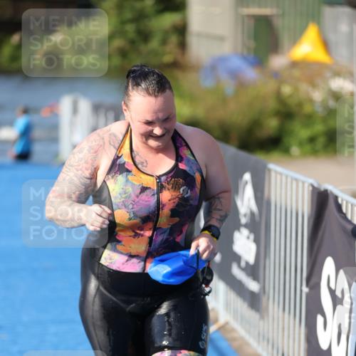 25.08.2024 - Elbe Triathlon Hamburg H.Heesch http://msf.ph/oto/6832102 25.08.2024 09:39:31 Schwimmen 405, 519, 541 meine-sportfotos.de
