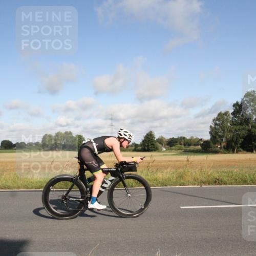25.08.2024 - Elbe Triathlon Hamburg Fuchs,  Jonas http://msf.ph/oto/6832103 25.08.2024 09:39:17 Radfahren 226, 278, 300, 553, 153, 534, 248 meine-sportfotos.de