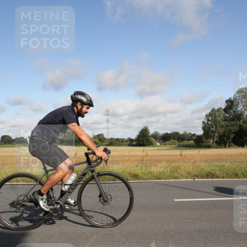 25.08.2024 - Elbe Triathlon Hamburg Fuchs,  Jonas http://msf.ph/oto/6832119 25.08.2024 09:39:23 Radfahren 553, 153, 534, 248, 267, 347, 463 meine-sportfotos.de