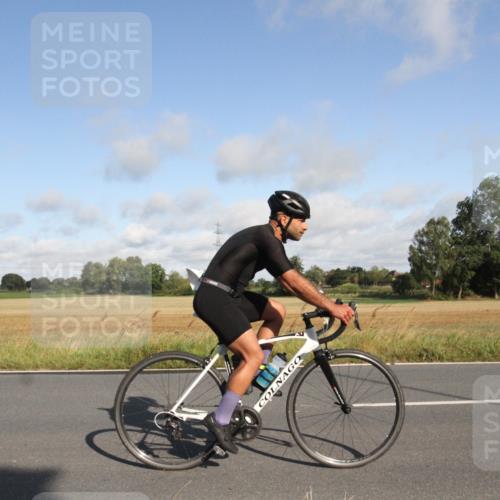 25.08.2024 - Elbe Triathlon Hamburg Fuchs,  Jonas http://msf.ph/oto/6832133 25.08.2024 09:39:32 Radfahren 463, 327, 1850 meine-sportfotos.de