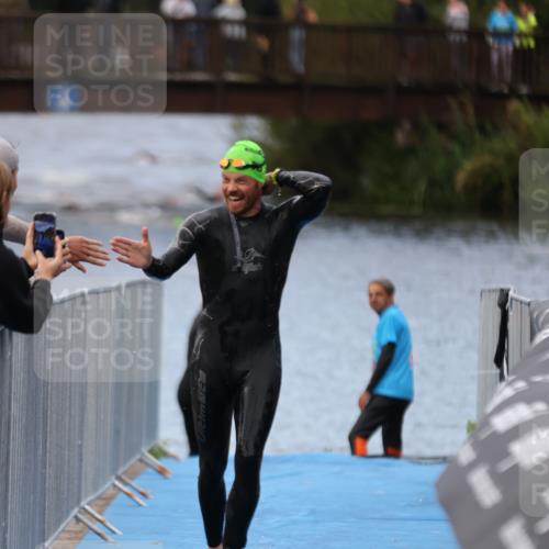 25.08.2024 - Elbe Triathlon Hamburg H.Heesch http://msf.ph/oto/6832135 25.08.2024 08:30:50 Schwimmen 106 meine-sportfotos.de