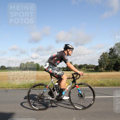 25.08.2024 - Elbe Triathlon Hamburg Fuchs,  Jonas http://msf.ph/oto/6832144 25.08.2024 09:39:39 Radfahren 1850, 295, 338, 93 meine-sportfotos.de