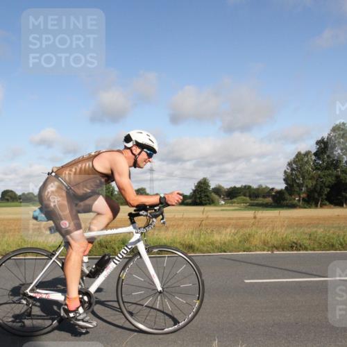 25.08.2024 - Elbe Triathlon Hamburg Fuchs,  Jonas http://msf.ph/oto/6832152 25.08.2024 09:39:44 Radfahren 295, 338, 93, 122, 237 meine-sportfotos.de