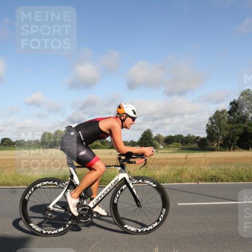 25.08.2024 - Elbe Triathlon Hamburg Fuchs,  Jonas http://msf.ph/oto/6832155 25.08.2024 09:39:48 Radfahren 338, 93, 122, 237, 414, 117, 283 meine-sportfotos.de