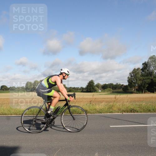 25.08.2024 - Elbe Triathlon Hamburg Fuchs,  Jonas http://msf.ph/oto/6832159 25.08.2024 09:39:48 Radfahren 338, 93, 122, 237, 414, 117, 283 meine-sportfotos.de
