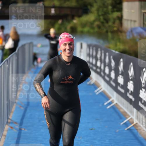 25.08.2024 - Elbe Triathlon Hamburg H.Heesch http://msf.ph/oto/6832169 25.08.2024 09:39:52 Schwimmen 504, 518, 519 meine-sportfotos.de