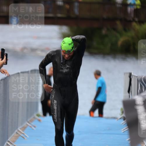 25.08.2024 - Elbe Triathlon Hamburg H.Heesch http://msf.ph/oto/6832190 25.08.2024 08:30:51 Schwimmen 106 meine-sportfotos.de
