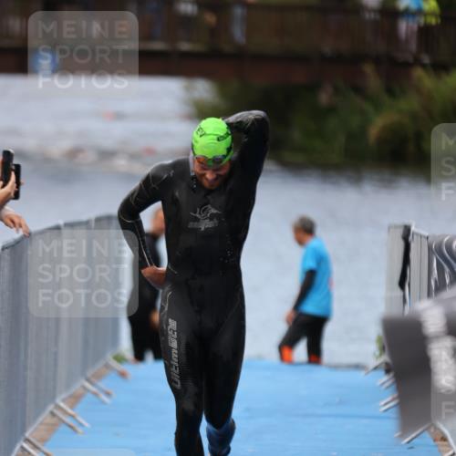 25.08.2024 - Elbe Triathlon Hamburg H.Heesch http://msf.ph/oto/6832197 25.08.2024 08:30:51 Schwimmen 106 meine-sportfotos.de