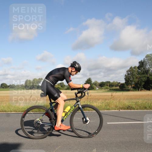 25.08.2024 - Elbe Triathlon Hamburg Fuchs,  Jonas http://msf.ph/oto/6832228 25.08.2024 09:40:34 Radfahren 194, 452, 205 meine-sportfotos.de
