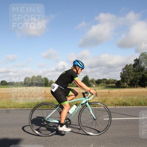 25.08.2024 - Elbe Triathlon Hamburg Fuchs,  Jonas http://msf.ph/oto/6832237 25.08.2024 09:40:46 Radfahren 238, 128, 252, 230, 318, 217 meine-sportfotos.de