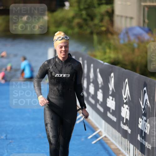 25.08.2024 - Elbe Triathlon Hamburg H.Heesch http://msf.ph/oto/6832240 25.08.2024 09:39:56 Schwimmen 477, 504, 518, 519 meine-sportfotos.de