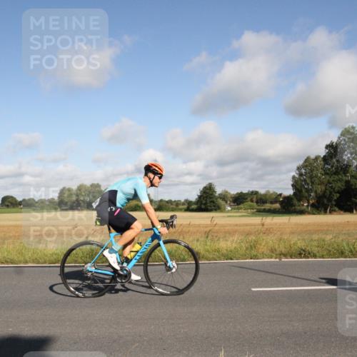 25.08.2024 - Elbe Triathlon Hamburg Fuchs,  Jonas http://msf.ph/oto/6832242 25.08.2024 09:40:47 Radfahren 238, 128, 252, 230, 318, 217 meine-sportfotos.de