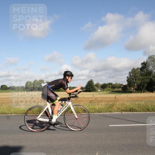 25.08.2024 - Elbe Triathlon Hamburg Fuchs,  Jonas http://msf.ph/oto/6832246 25.08.2024 09:40:48 Radfahren 238, 128, 252, 230, 318, 217 meine-sportfotos.de