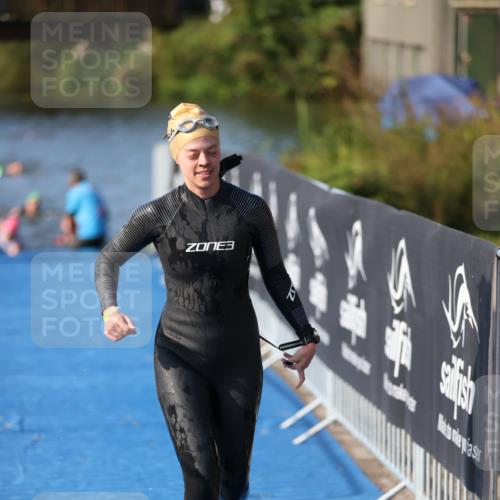 25.08.2024 - Elbe Triathlon Hamburg H.Heesch http://msf.ph/oto/6832254 25.08.2024 09:39:56 Schwimmen 477, 504, 518, 519 meine-sportfotos.de