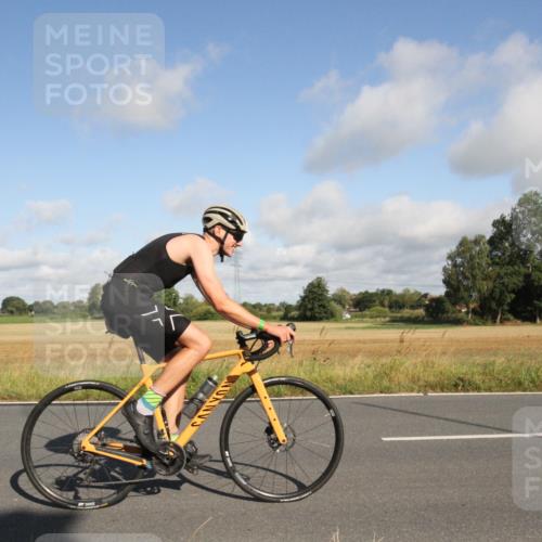 25.08.2024 - Elbe Triathlon Hamburg Fuchs,  Jonas http://msf.ph/oto/6832258 25.08.2024 09:40:52 Radfahren 238, 128, 252, 230, 318, 217 meine-sportfotos.de