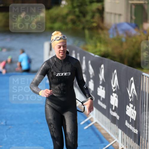 25.08.2024 - Elbe Triathlon Hamburg H.Heesch http://msf.ph/oto/6832263 25.08.2024 09:39:56 Schwimmen 477, 504, 518, 519 meine-sportfotos.de