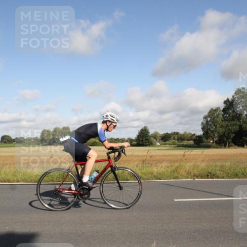 25.08.2024 - Elbe Triathlon Hamburg Fuchs,  Jonas http://msf.ph/oto/6832275 25.08.2024 09:41:02 Radfahren 210, 303, 244, 443 meine-sportfotos.de