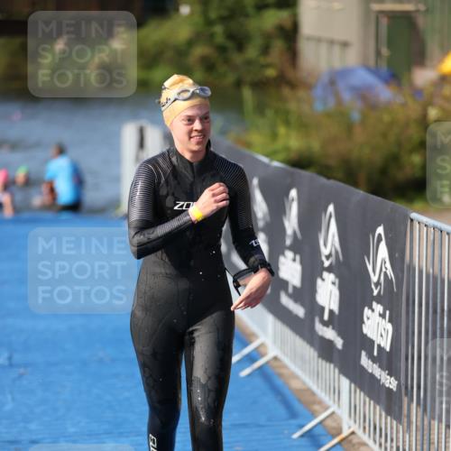 25.08.2024 - Elbe Triathlon Hamburg H.Heesch http://msf.ph/oto/6832276 25.08.2024 09:39:56 Schwimmen 477, 504, 518, 519 meine-sportfotos.de
