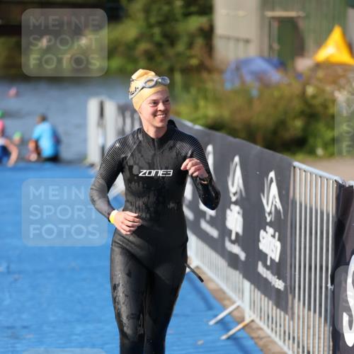 25.08.2024 - Elbe Triathlon Hamburg H.Heesch http://msf.ph/oto/6832292 25.08.2024 09:39:56 Schwimmen 477, 504, 518, 519 meine-sportfotos.de