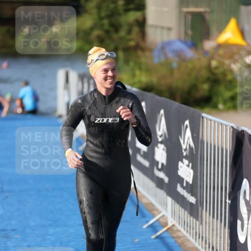 25.08.2024 - Elbe Triathlon Hamburg H.Heesch http://msf.ph/oto/6832297 25.08.2024 09:39:56 Schwimmen 477, 504, 518, 519 meine-sportfotos.de