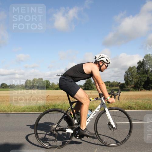 25.08.2024 - Elbe Triathlon Hamburg Fuchs,  Jonas http://msf.ph/oto/6832299 25.08.2024 09:41:13 Radfahren 443, 548, 207, 110, 236, 163, 193, 180, 185, 293 meine-sportfotos.de