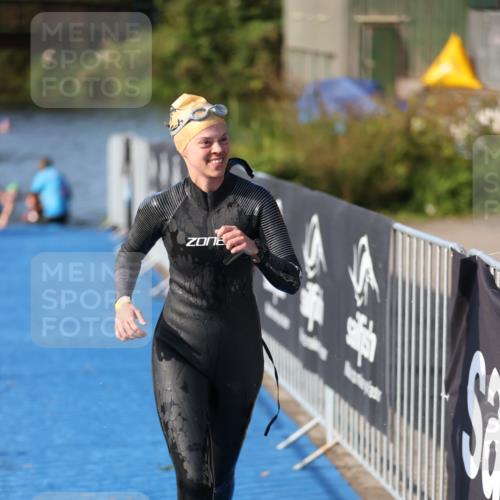 25.08.2024 - Elbe Triathlon Hamburg H.Heesch http://msf.ph/oto/6832300 25.08.2024 09:39:57 Schwimmen 477, 504, 518, 519 meine-sportfotos.de