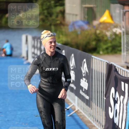 25.08.2024 - Elbe Triathlon Hamburg H.Heesch http://msf.ph/oto/6832316 25.08.2024 09:39:57 Schwimmen 477, 504, 518, 519 meine-sportfotos.de