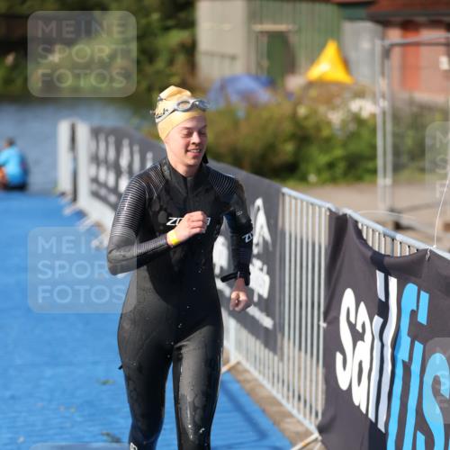 25.08.2024 - Elbe Triathlon Hamburg H.Heesch http://msf.ph/oto/6832335 25.08.2024 09:39:57 Schwimmen 477, 504, 518, 519 meine-sportfotos.de