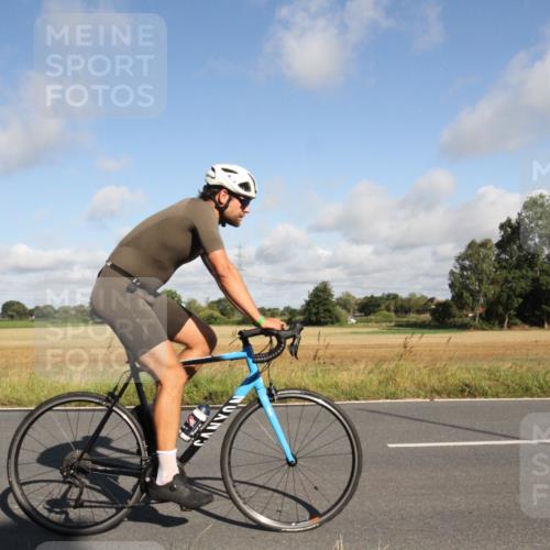 25.08.2024 - Elbe Triathlon Hamburg Fuchs,  Jonas http://msf.ph/oto/6832341 25.08.2024 09:41:34 Radfahren 470, 368, 370, 222, 202, 387, 121, 158 meine-sportfotos.de