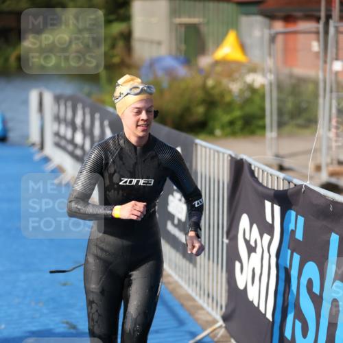 25.08.2024 - Elbe Triathlon Hamburg H.Heesch http://msf.ph/oto/6832348 25.08.2024 09:39:57 Schwimmen 477, 504, 518, 519 meine-sportfotos.de
