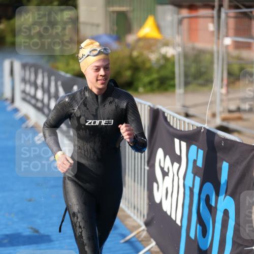 25.08.2024 - Elbe Triathlon Hamburg H.Heesch http://msf.ph/oto/6832365 25.08.2024 09:39:57 Schwimmen 477, 504, 518, 519 meine-sportfotos.de