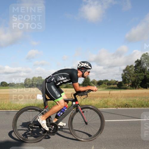 25.08.2024 - Elbe Triathlon Hamburg Fuchs,  Jonas http://msf.ph/oto/6832366 25.08.2024 09:41:40 Radfahren 370, 222, 202, 387, 121, 158 meine-sportfotos.de