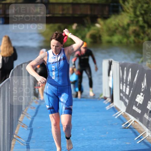 25.08.2024 - Elbe Triathlon Hamburg H.Heesch http://msf.ph/oto/6832376 25.08.2024 09:40:07 Schwimmen 477, 504, 518 meine-sportfotos.de