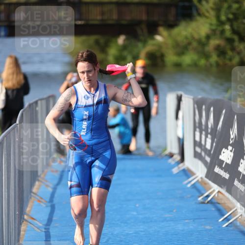 25.08.2024 - Elbe Triathlon Hamburg H.Heesch http://msf.ph/oto/6832399 25.08.2024 09:40:07 Schwimmen 477, 504, 518 meine-sportfotos.de
