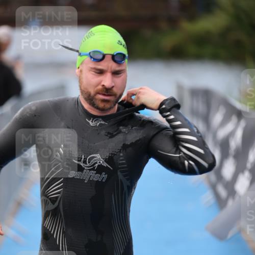 25.08.2024 - Elbe Triathlon Hamburg H.Heesch http://msf.ph/oto/6832400 25.08.2024 08:31:40 Schwimmen 38, 40, 71, 81, 100 meine-sportfotos.de