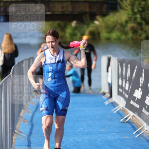 25.08.2024 - Elbe Triathlon Hamburg H.Heesch http://msf.ph/oto/6832403 25.08.2024 09:40:07 Schwimmen 477, 504, 518 meine-sportfotos.de