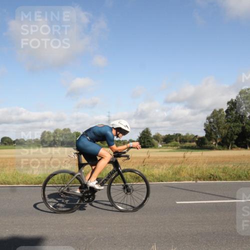 25.08.2024 - Elbe Triathlon Hamburg Fuchs,  Jonas http://msf.ph/oto/6832409 25.08.2024 09:42:10 Radfahren 262, 358, 485, 398 meine-sportfotos.de