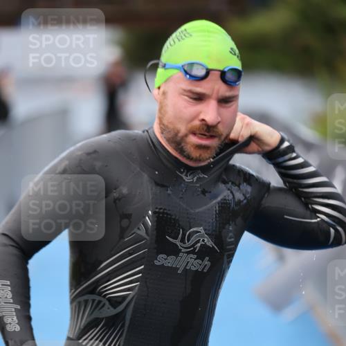 25.08.2024 - Elbe Triathlon Hamburg H.Heesch http://msf.ph/oto/6832415 25.08.2024 08:31:40 Schwimmen 38, 40, 71, 81, 100 meine-sportfotos.de