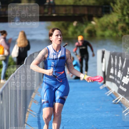 25.08.2024 - Elbe Triathlon Hamburg H.Heesch http://msf.ph/oto/6832416 25.08.2024 09:40:08 Schwimmen 477, 504, 518 meine-sportfotos.de