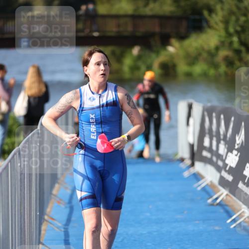 25.08.2024 - Elbe Triathlon Hamburg H.Heesch http://msf.ph/oto/6832438 25.08.2024 09:40:08 Schwimmen 477, 504, 518 meine-sportfotos.de